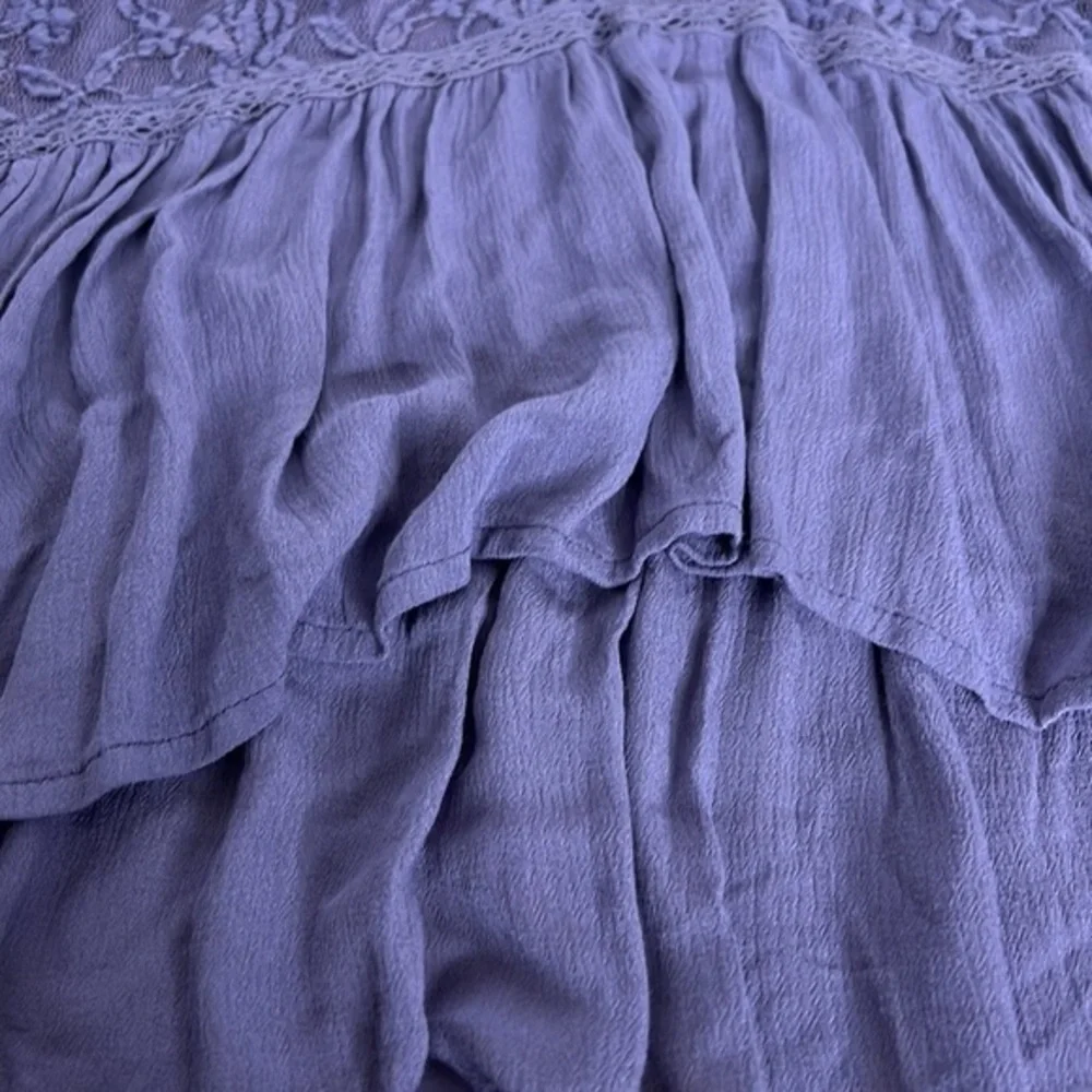 CLOUD CHASER WOMANS DARK LAVENDER BLOUSE SIZE MEDIUM AND MYSTIC EYELASHES